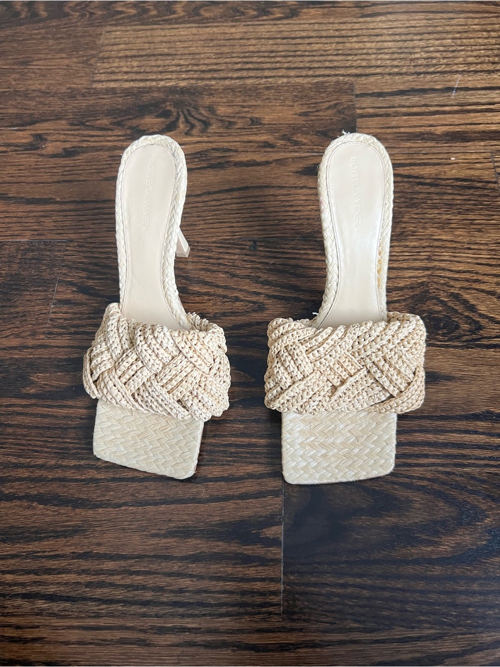 Bottega Veneta Braided Raffia Slide Sandals - Beige